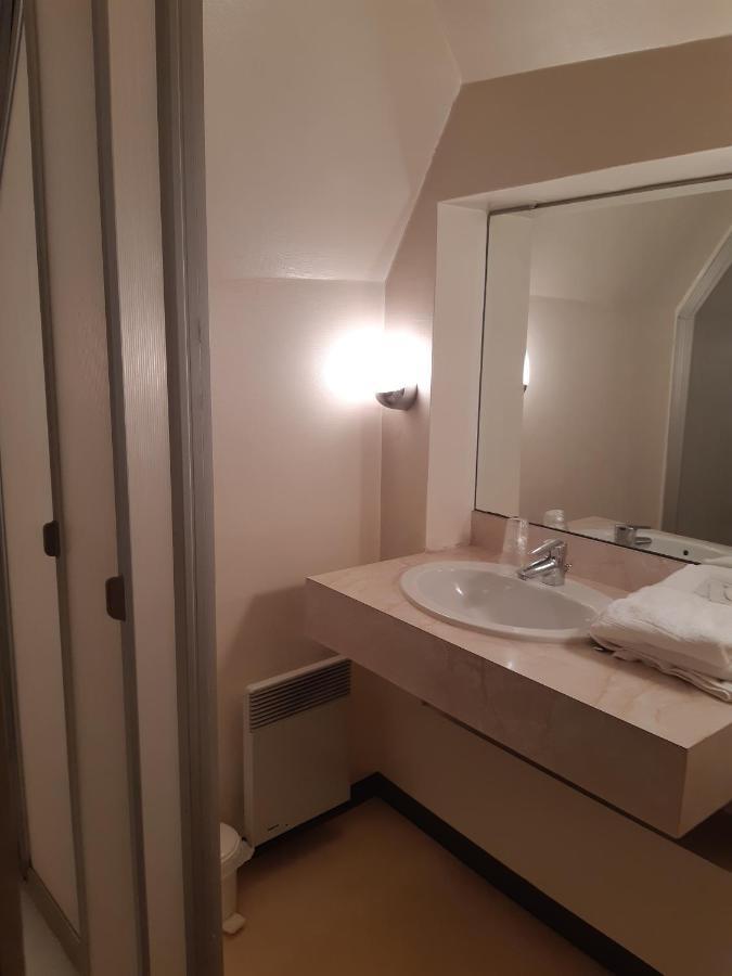 Hotel Les Forges Noyal-sur-Vilaine Bagian luar foto